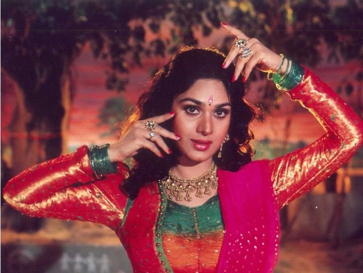 Meenakshi Seshadri talked about her fight with Subhash Ghai | मीनाक्षी शेषाद्रि ने की सुभाष घई से झगड़े पर बात: कहा- मेरी जंग की शूटिंग के दौरान विवाद हुआ था, फिर वो दूसरी एक्ट्रेसेस साइन करने लगे