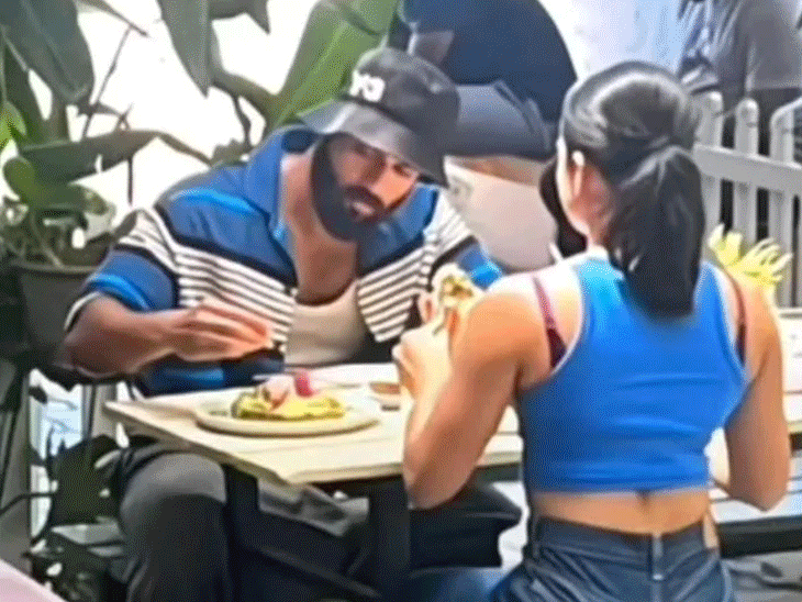 Rashmika spotted on a lunch date with Vijay Deverakonda | विजय देवरकोंडा के साथ लंच डेट पर दिखीं रश्मिका: दोनों ट्विन करते नजर आए, कुछ समय पहले एक्टर ने कहा था- मैं सिंगल नहीं हूं