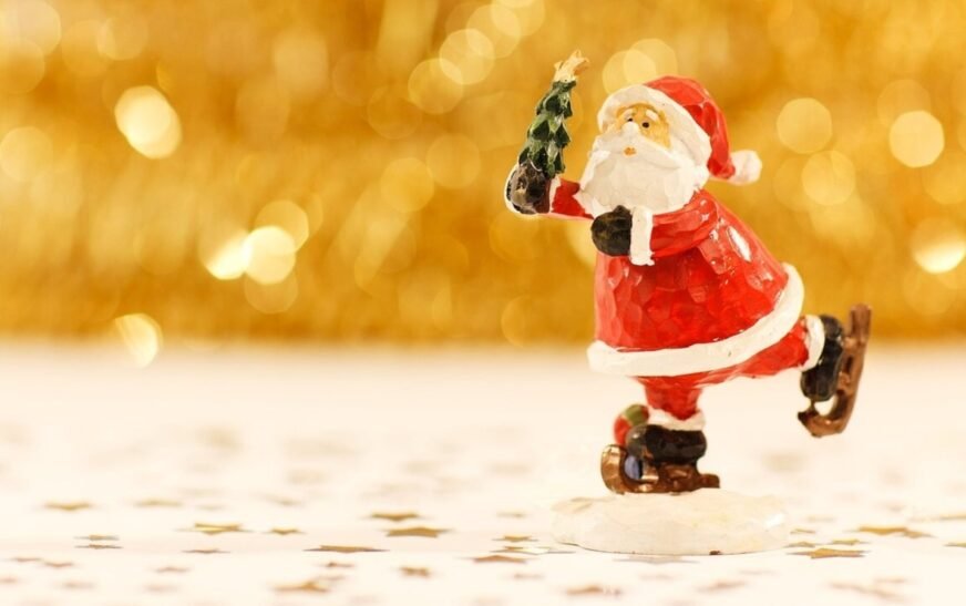 30 Christmas songs, both classic and modern to bring holiday cheer this season