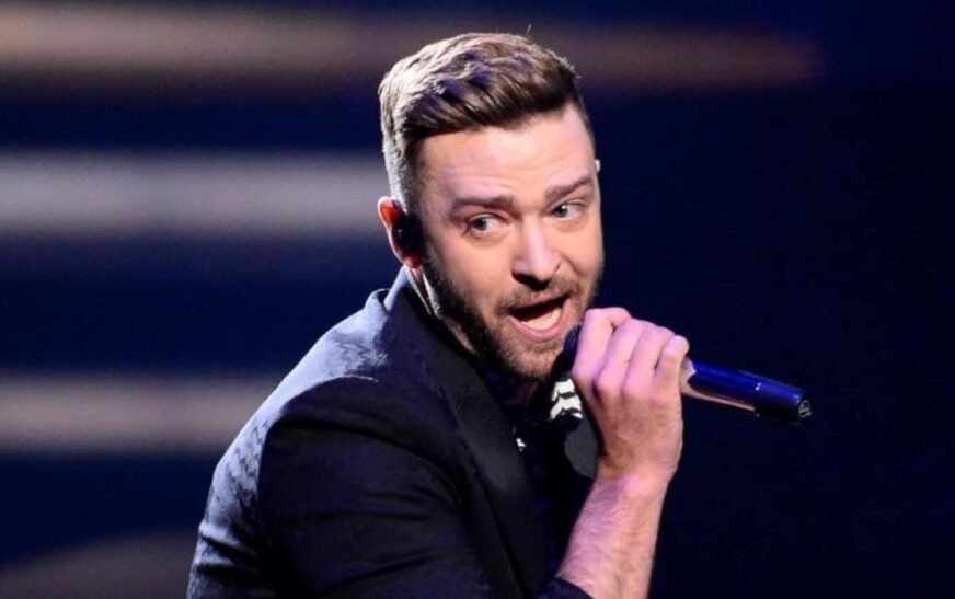 Justin Timberlake’s awkward wardrobe malfunction during Nashville concert goes viral: ‘This is going to ruin the tour’