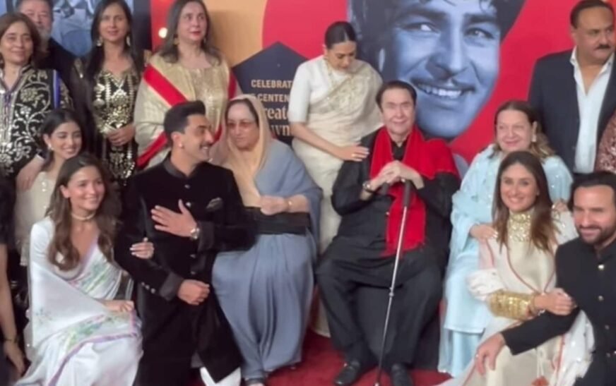 Ranbir Kapoor, Alia Bhatt, Kareena Kapoor, Saif Ali Khan, Karisma pose for an iconic family picture at RK Film Festival | Bollywood