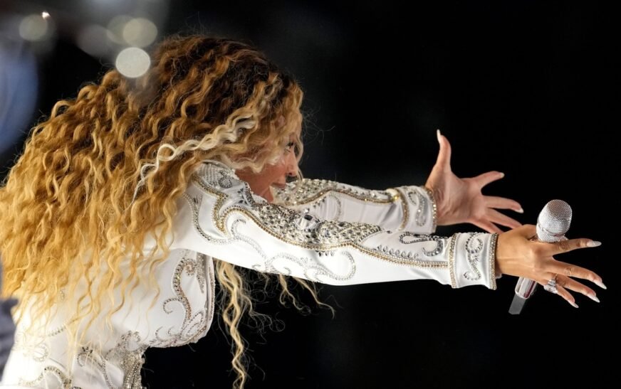 Beyoncé makes NFL fans worry after pulling a ‘banned’ move during halftime show: ‘Is she getting fined?’