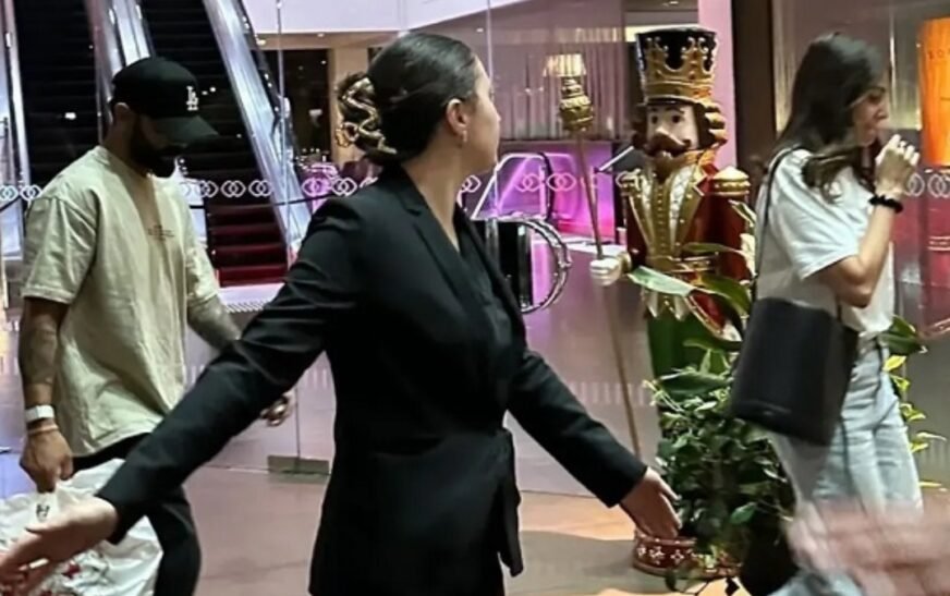 Virat Kohli, Anushka Sharma celebrate 7th wedding anniversary in Brisbane, avoid cameras as they exit shopping complex – India TV