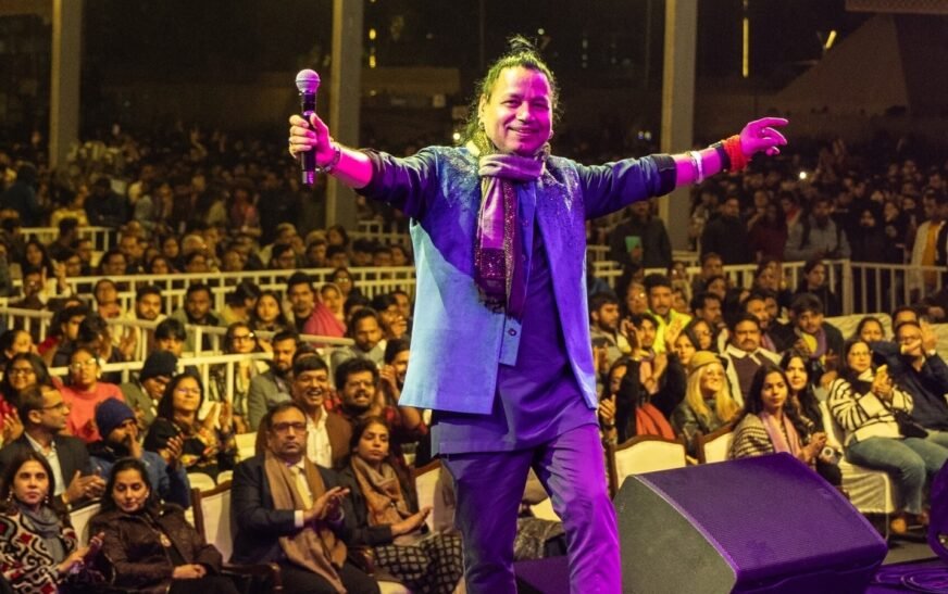 Singer Kailash Kher performs at Jashn-e-Rekhta, and sings ‘Mashallah Ve Meri Dilli Teri Surat’