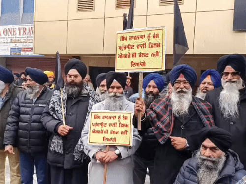 Kangana Ranaut Controversial Film ; Emergency Releases SGPC Demand Ban | Punjab | कंगना रनोट की फिल्म इमरजेंसी का विरोध: पंजाब में PVR सिनेमाघरों के बाहर जुटे सिख संगठन, नहीं दिखाई जा रही मूवी – Amritsar News