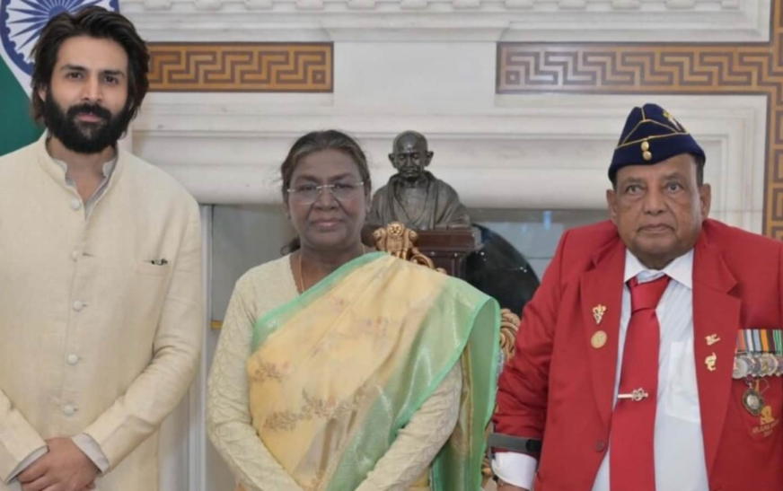 Kartik Aaryan feels ‘surreal’ as Murlikant Petkar receives Arjuna Award: Feeling so proud to be present in this moment | Bollywood