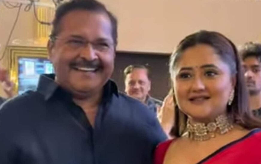 ‘Tiku Talsania is doing well and is under observation after falling ill’: Rashami Desai | Bollywood