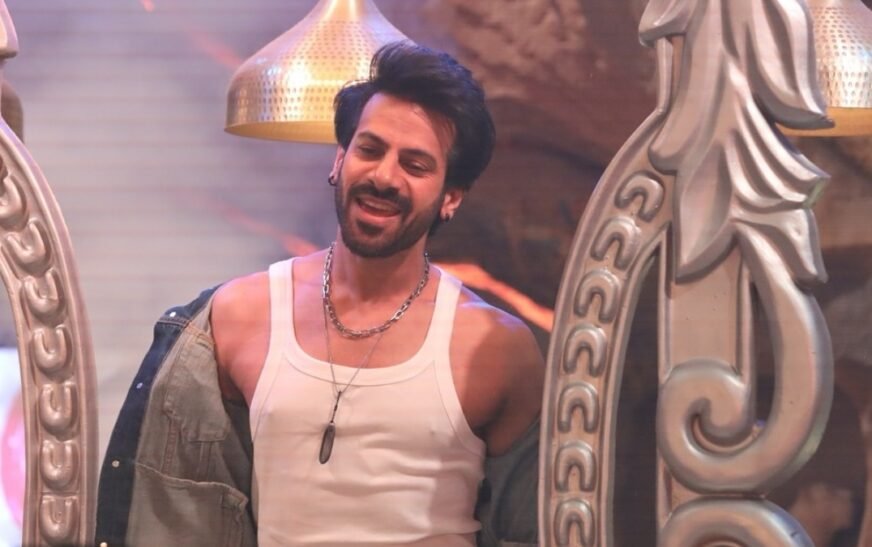 Vivian Dsena lifts trophy, Karan Veer Mehra limits to first runner up – India TV