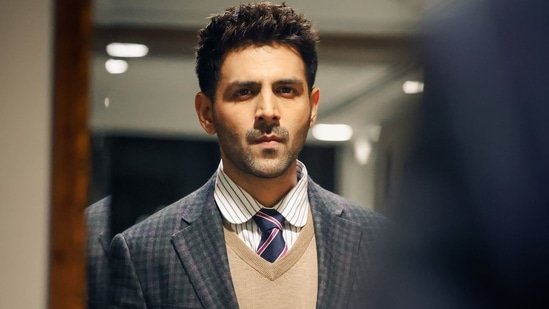 Bollywood News Live Today January 17, 2025 : Kartik Aaryan feels issues of rising entourage costs of actors in Bollywood is ‘blown out of proportion’