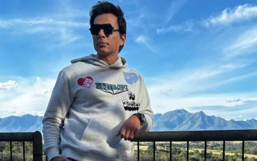 Sonu Sood says stars’ bodyguards are trained to shout ‘hato hato’ at airports for no reason | Bollywood